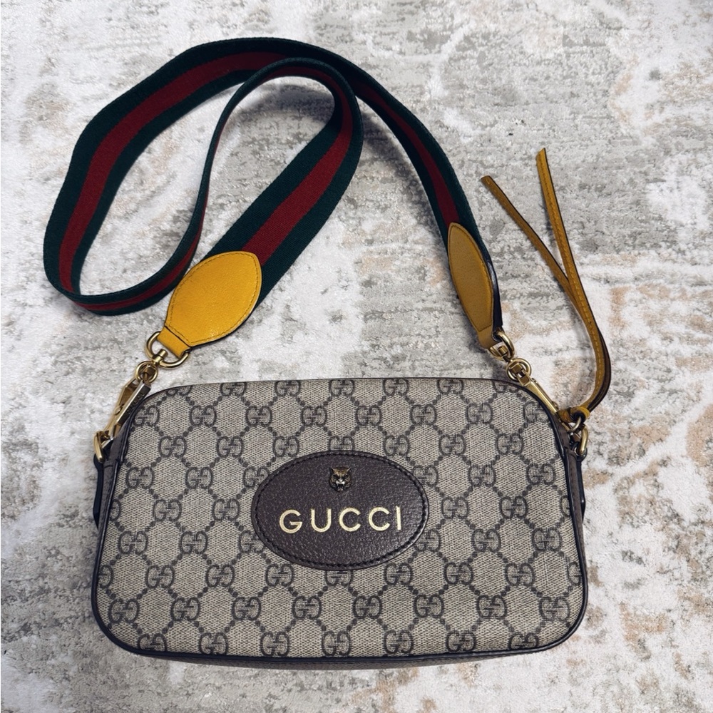 Gucci Neo Vintage GG Supreme Messenger Bag - Picture 2 of 10